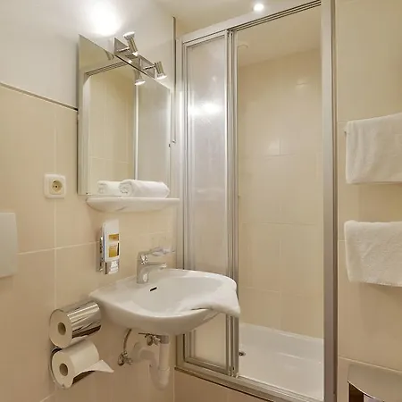 Alpenhof Hotel 3*